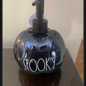 Rae dunn spooky soap dispenser
